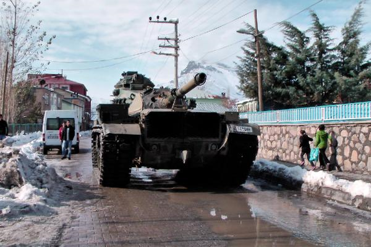 Irak Sınırına Tank Sevkiyatı