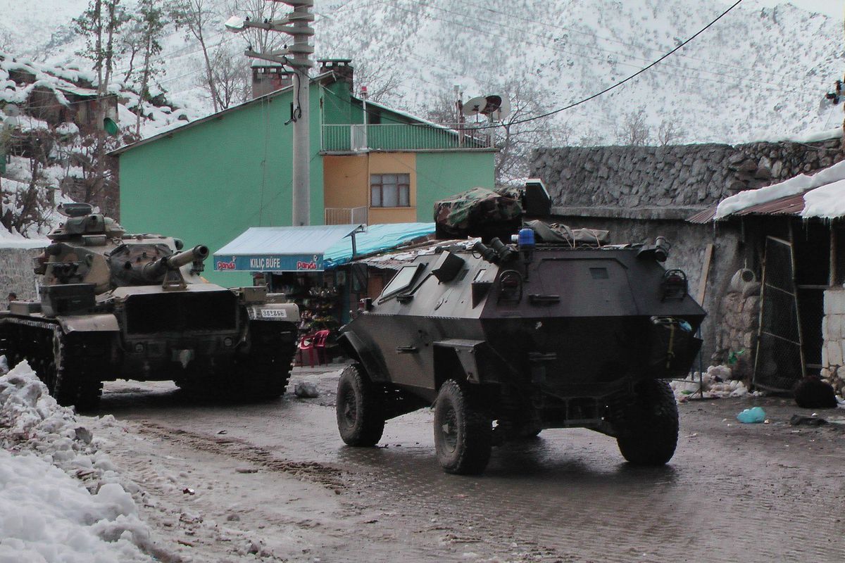 Sınıra Tank Sevkıyatı
