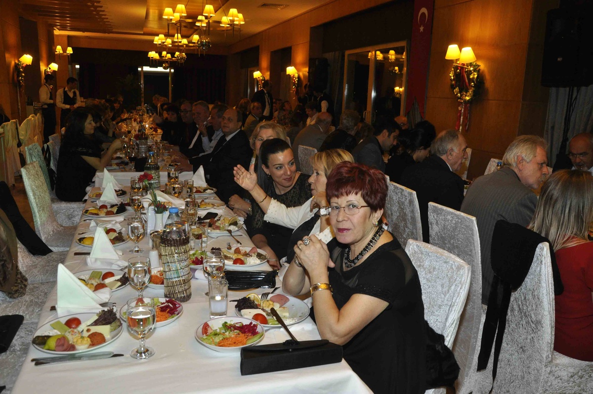 İzmir Gazeteciler Cemiyeti Geleneksel Yılbaşı Balosu