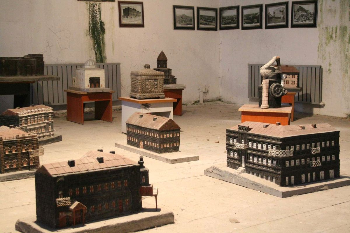 Kars\'ın Değerlerini Taşa İşliyor