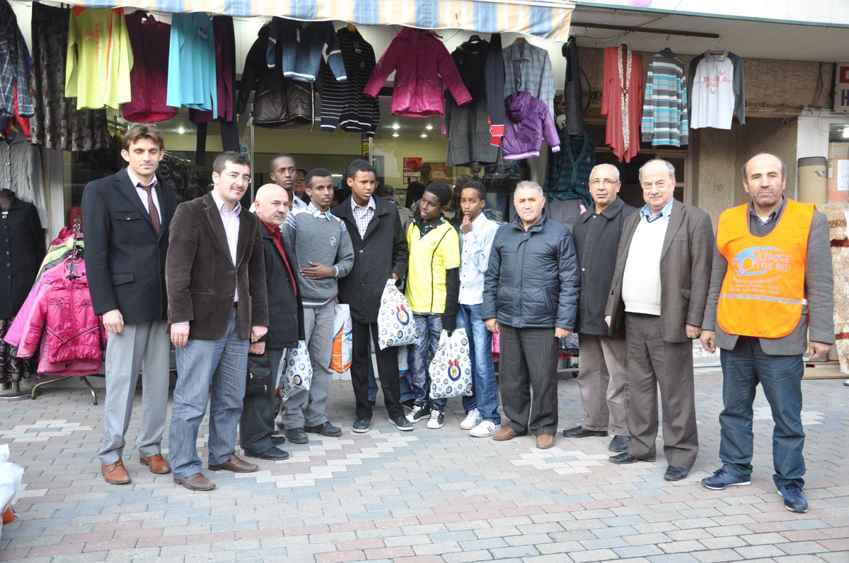 Kimse Yok mu Derneği, Soma\'da Somalili Öğrencilere Yardımda Bulundu