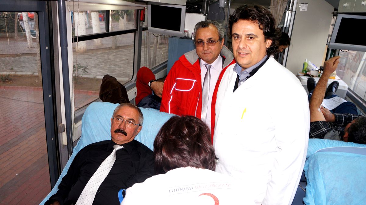 Kızılay\'ın Kampanyasına Başkan Karcı\'dan da Destek