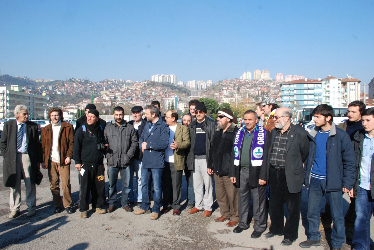Kocaeli Sadece 25 Kişi Gelince \'Bir Zamanlı Osmanlı\' Dizisi İçin Planlanan Yürüyüş İptal Edildi