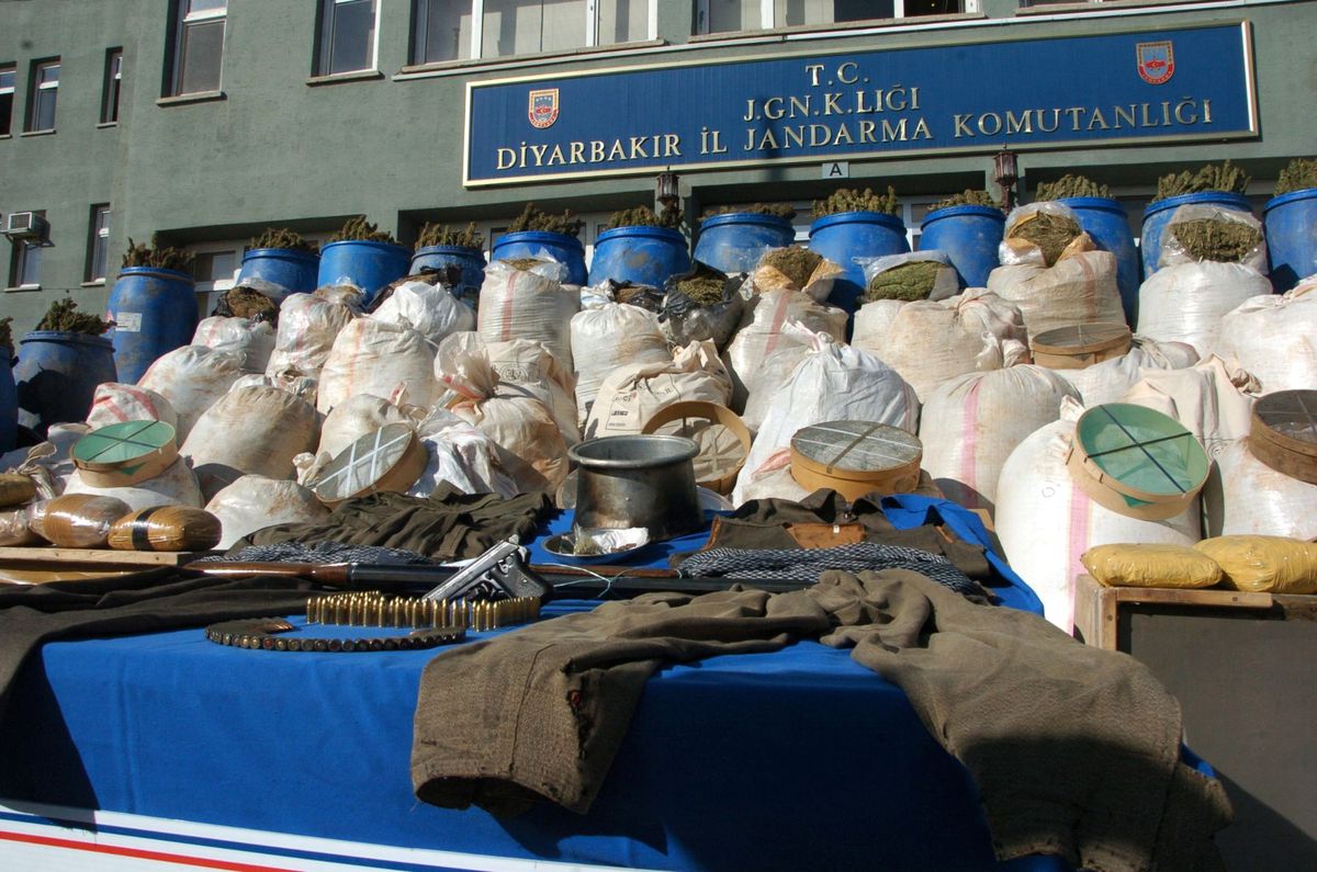 Lice\'de Uyuşturucu Operasyonu