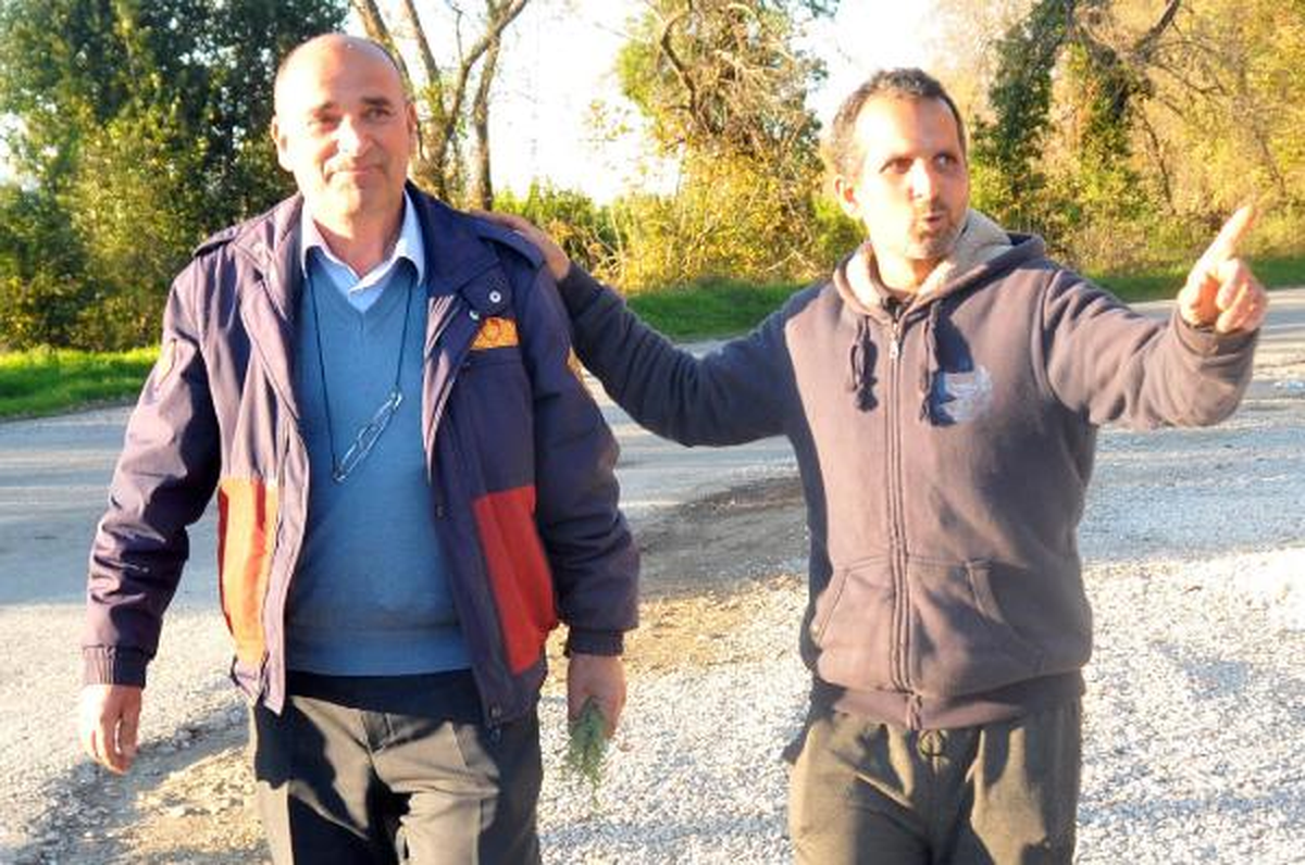 Manzara Seyretmek İsterken Kayalıklarda Mahsur Kaldı