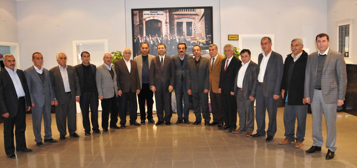 Muhtarlardan Vali Toprak\'a Teşekkür Ziyareti