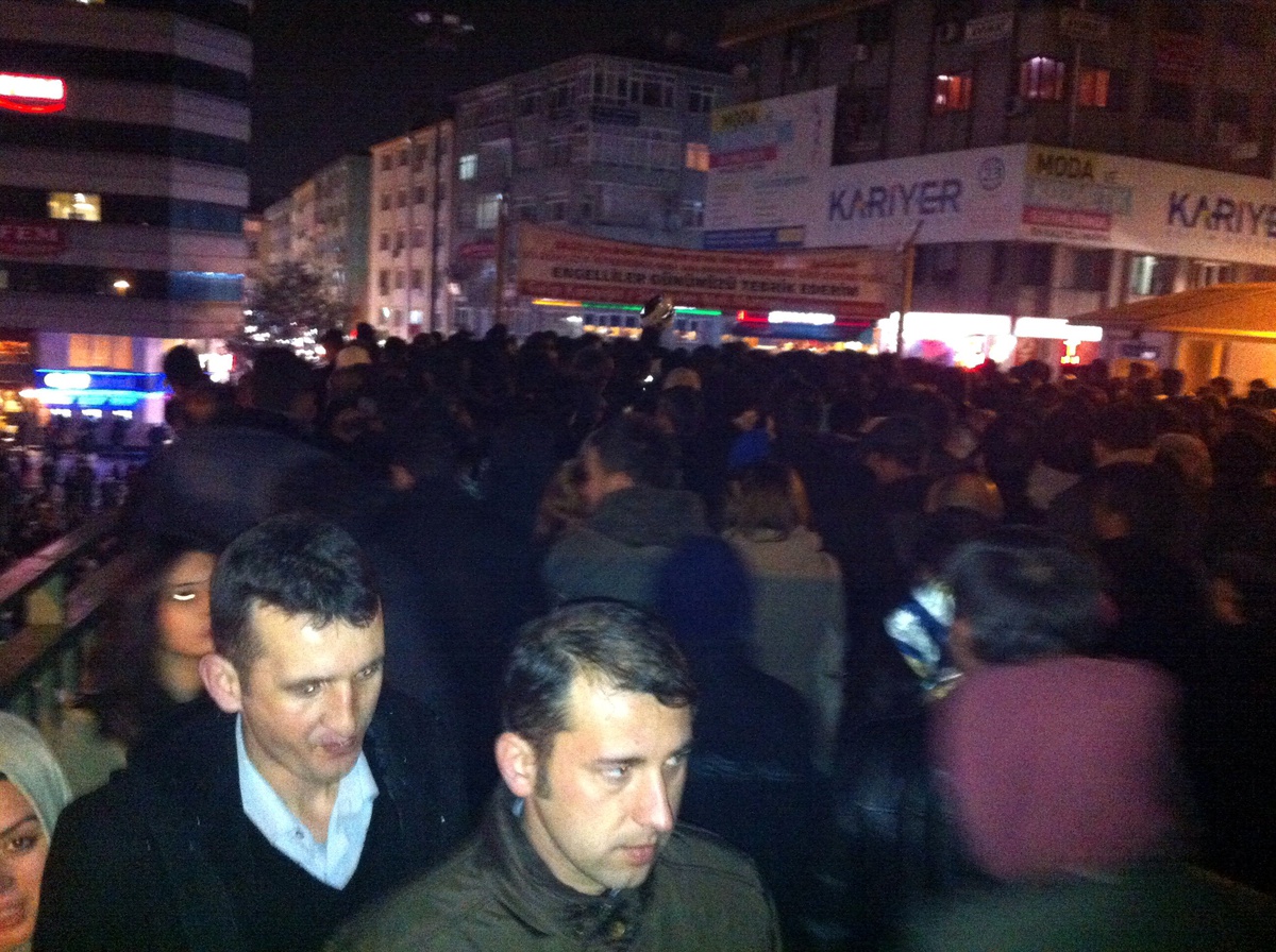 (Özel Haber) Şirinevler Üst Geçidinde Yaya İzdihamı