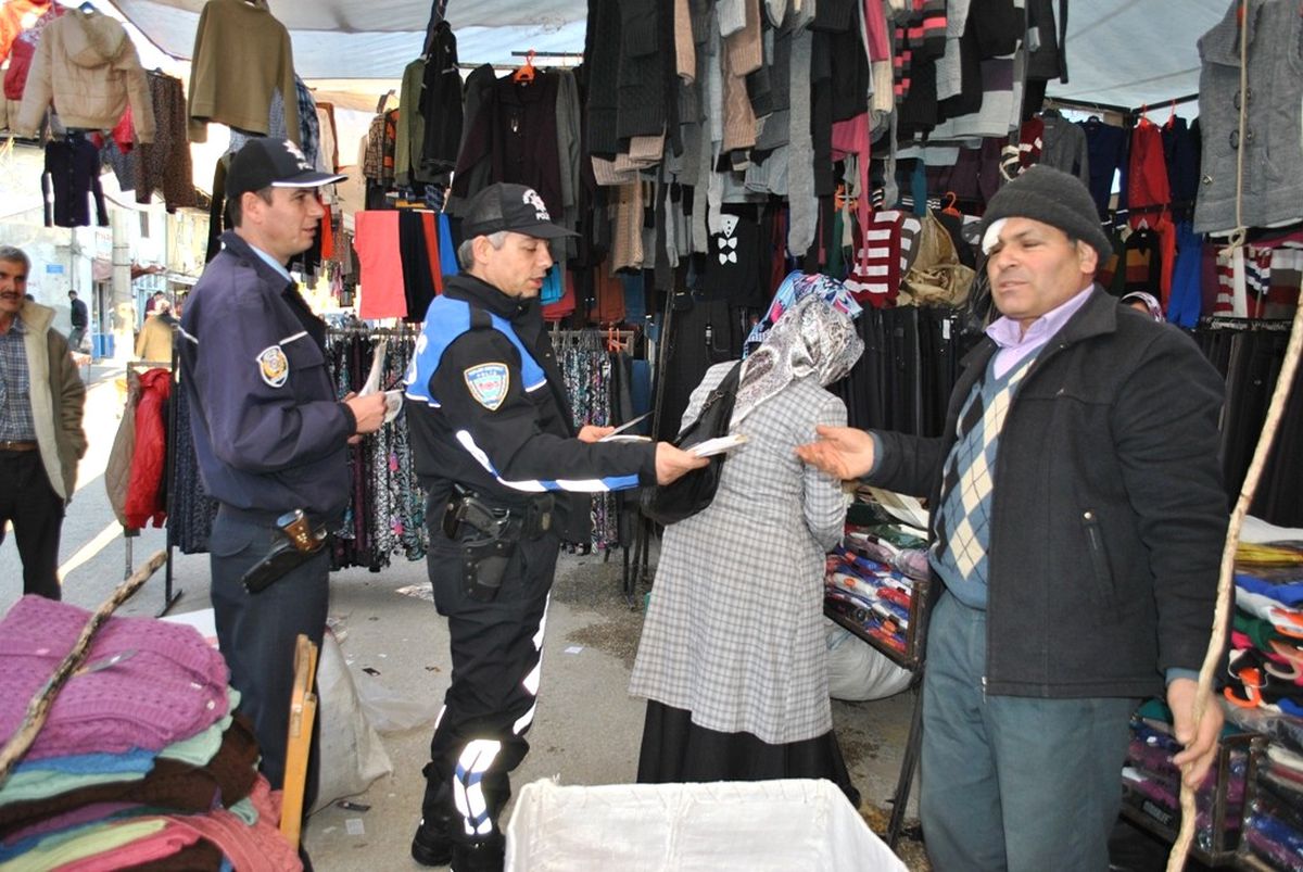 Selendi Polisinden Broşürlü Uyarı