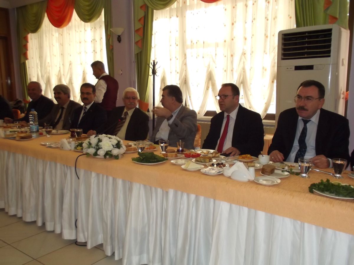 Vali Al ve Daire Müdürleri Basın Mensuplarıyla Buluştu