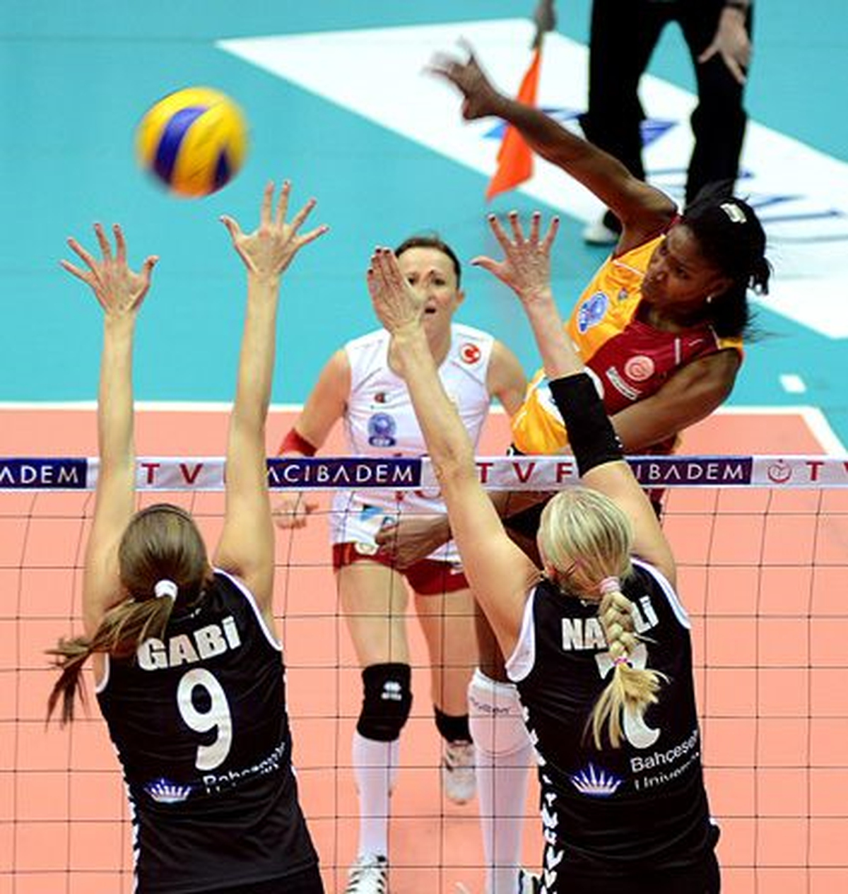 Voleybol: Acıbadem Bayanlar Ligi