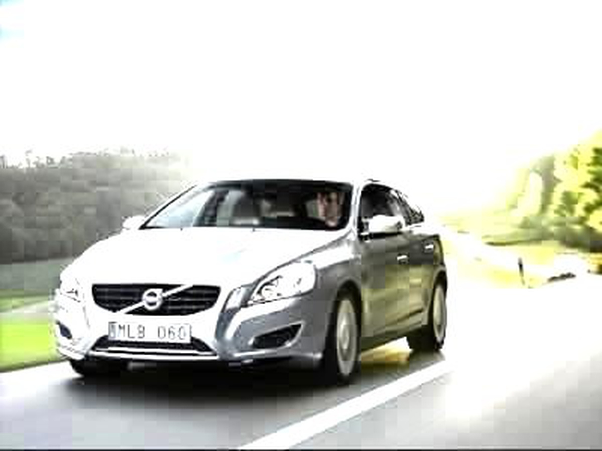 Volvo V60 Plug-in Hybrid Güvenlikten Pekiyi Aldı!
