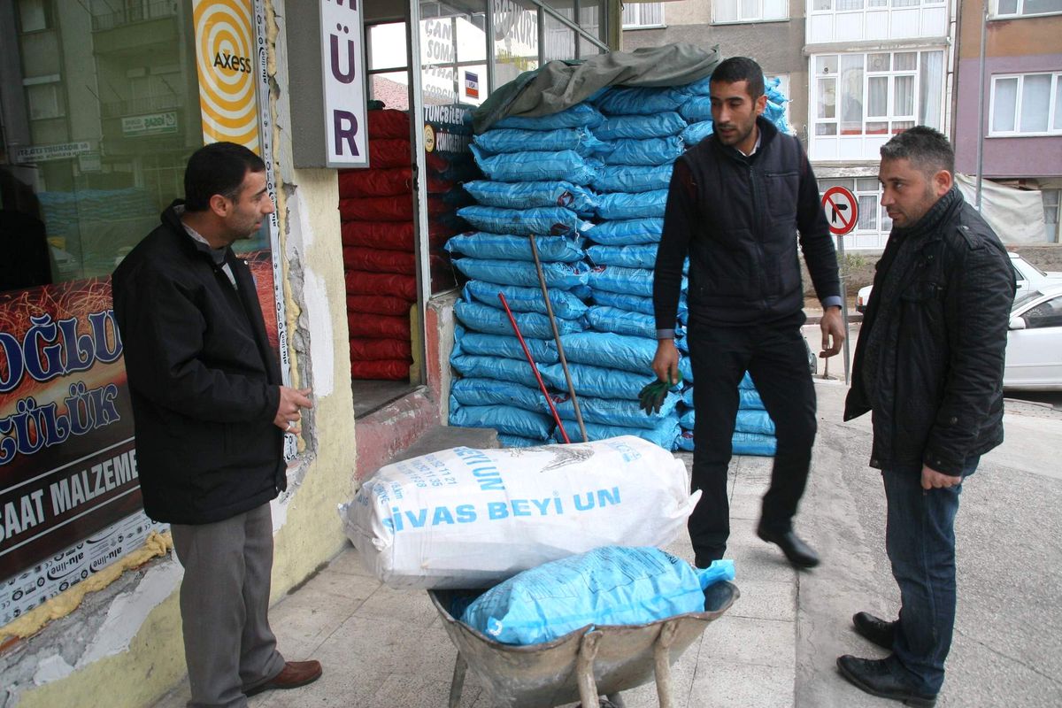 Yozgat\'ta Havalar Soğudu Kömür Satışları Arttı