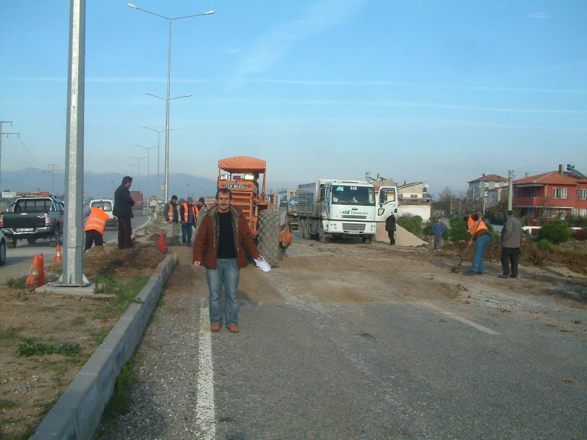 Burhaniye\'de Hürriyet Mahallesi Selden Kurtulacak