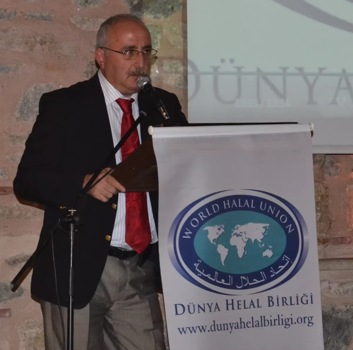 "Dünya Helal Birliği\'nin Çalışmalarını Destekliyoruz"