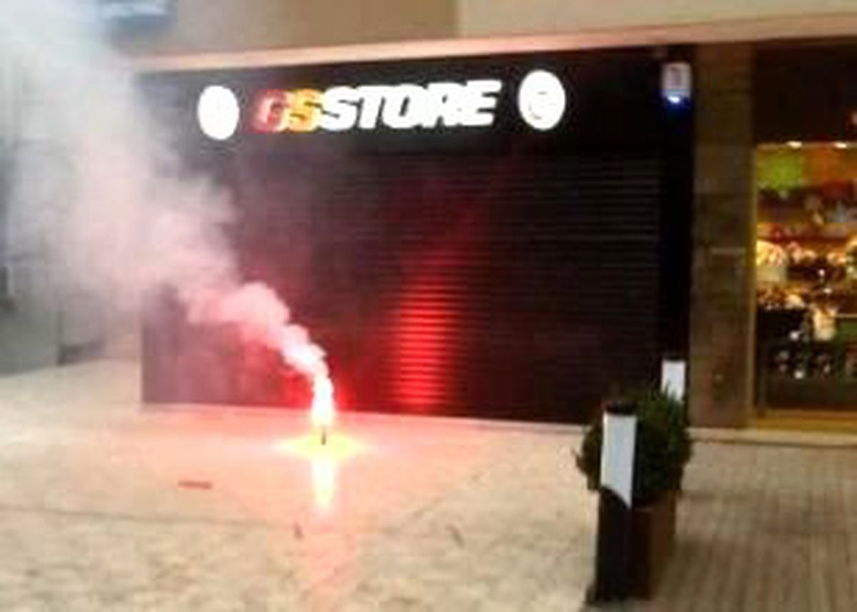 Fenerbahçeliler\'den GS Store\'a Tepki