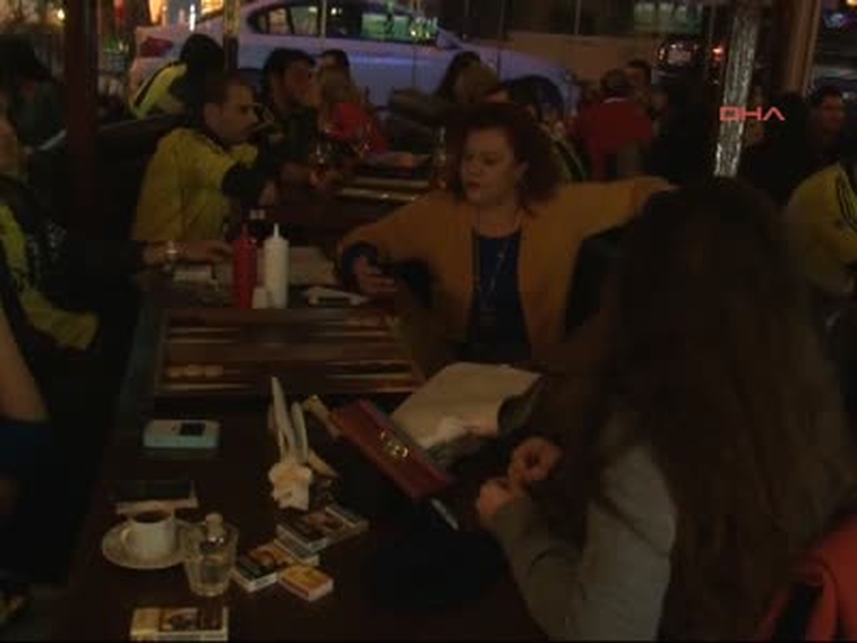 Fenerbahçeliler Kafeleri Doldurdu