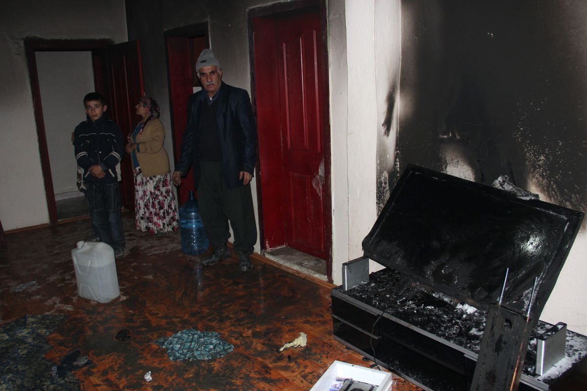 Hakkari\'de Korkutan Yangın