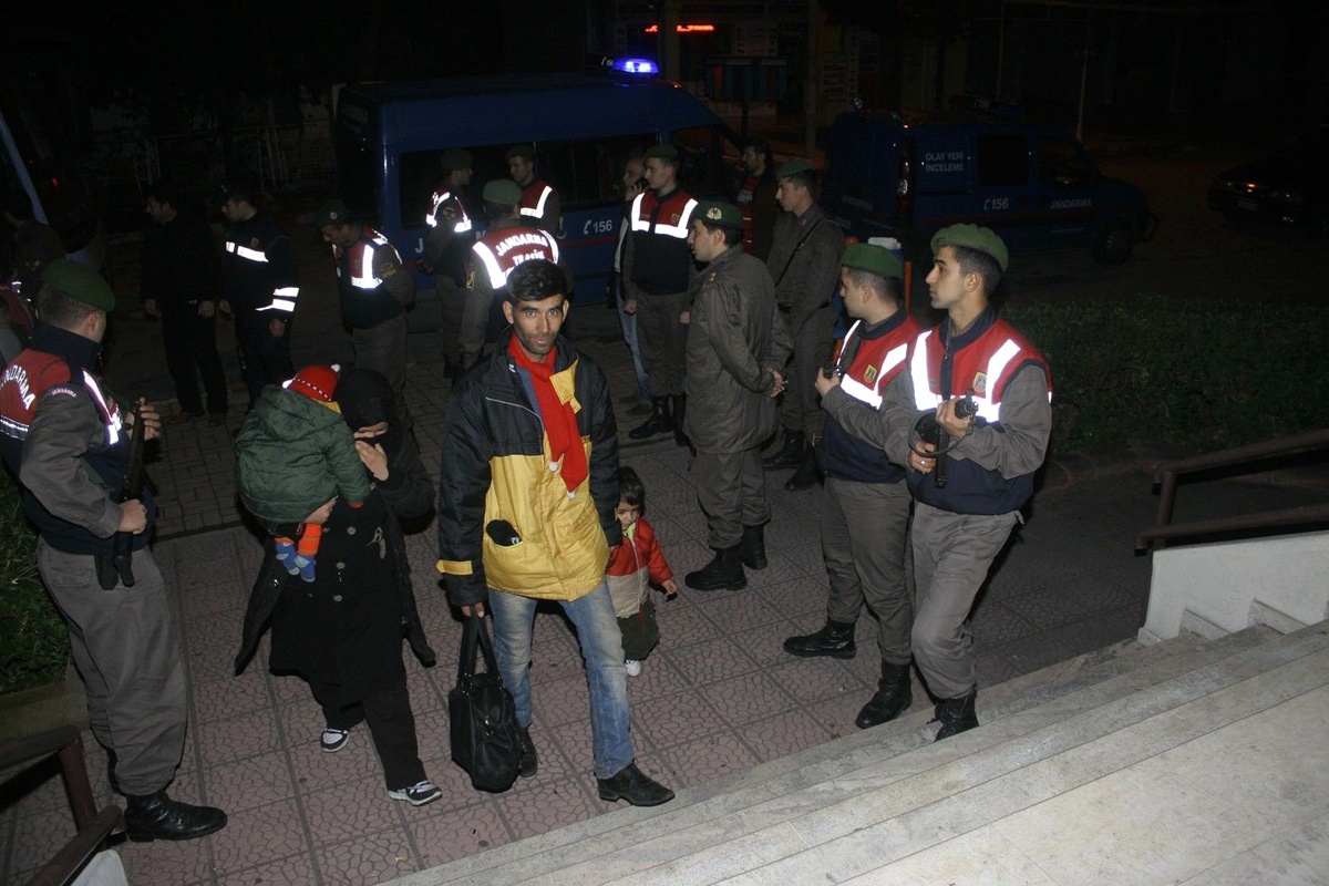 Kaçakları Yunanistan Diye Denizli\'ye Bıraktılar