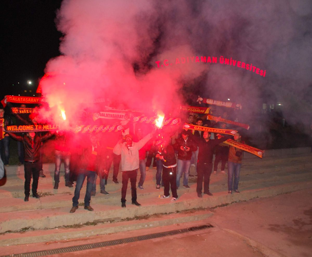 Öğrenciler, Derbi Maçı Öncesi Coşku Yaşadı