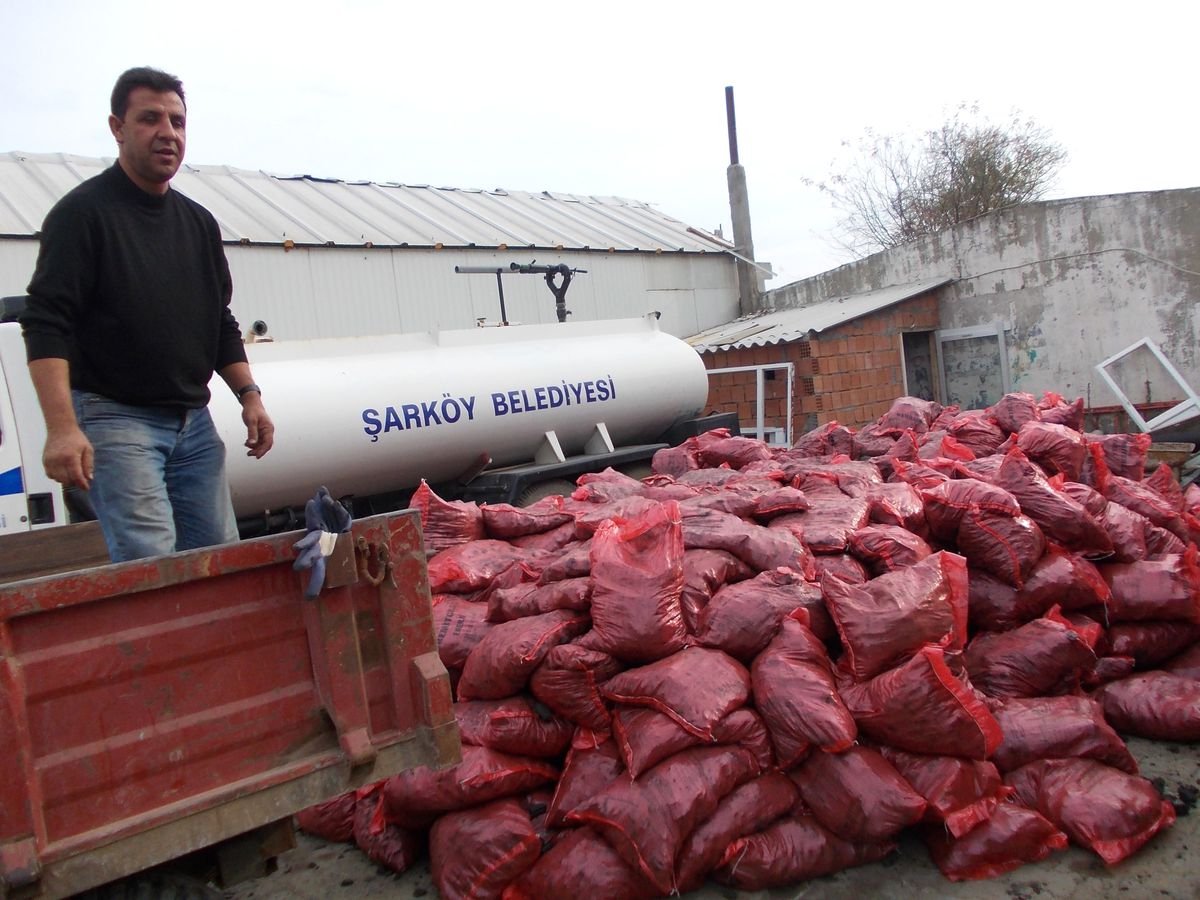 Şarköy Belediyesi\'nden Yoksula Kömür Yardımı
