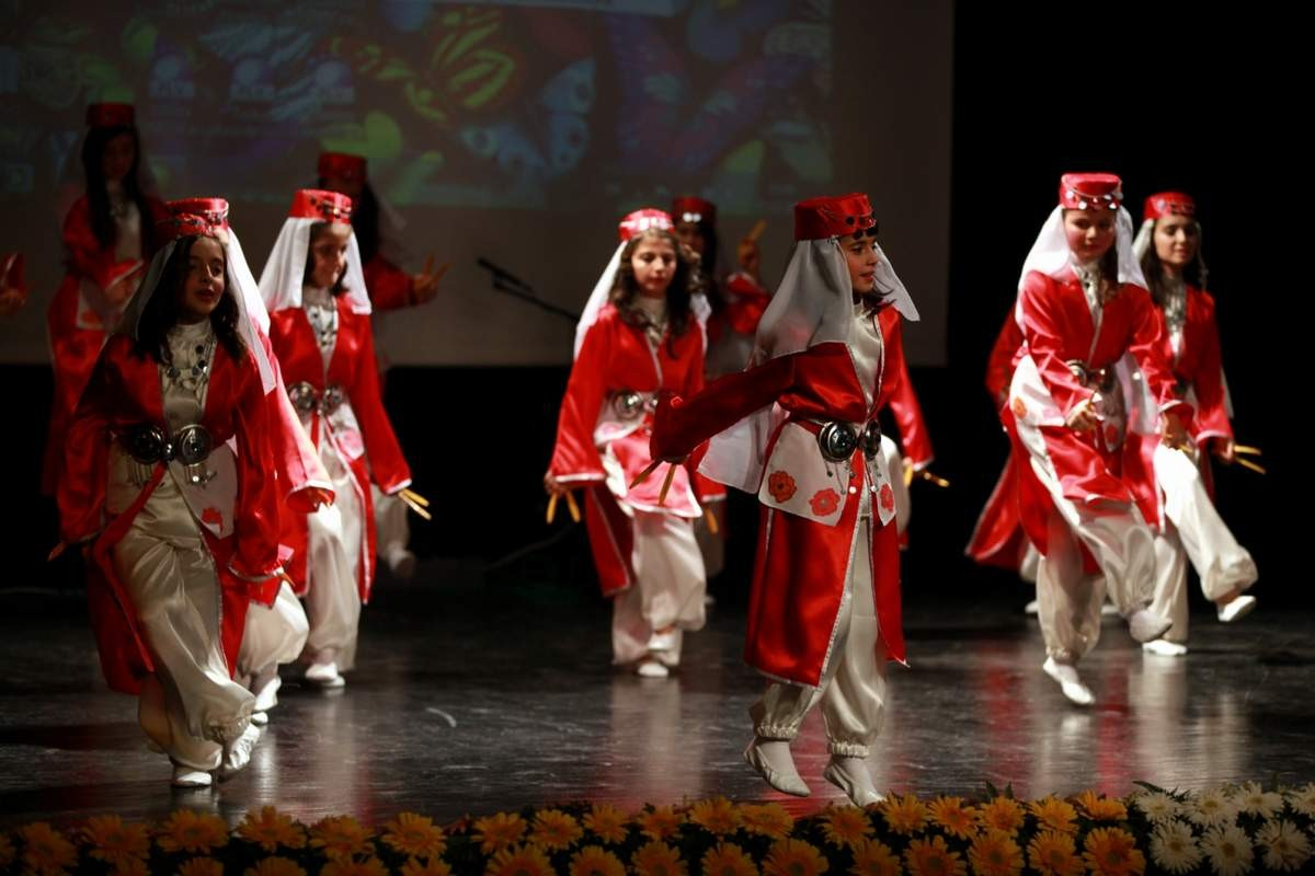 Sevgi Kelebekleri Gönülleri Fethetti
