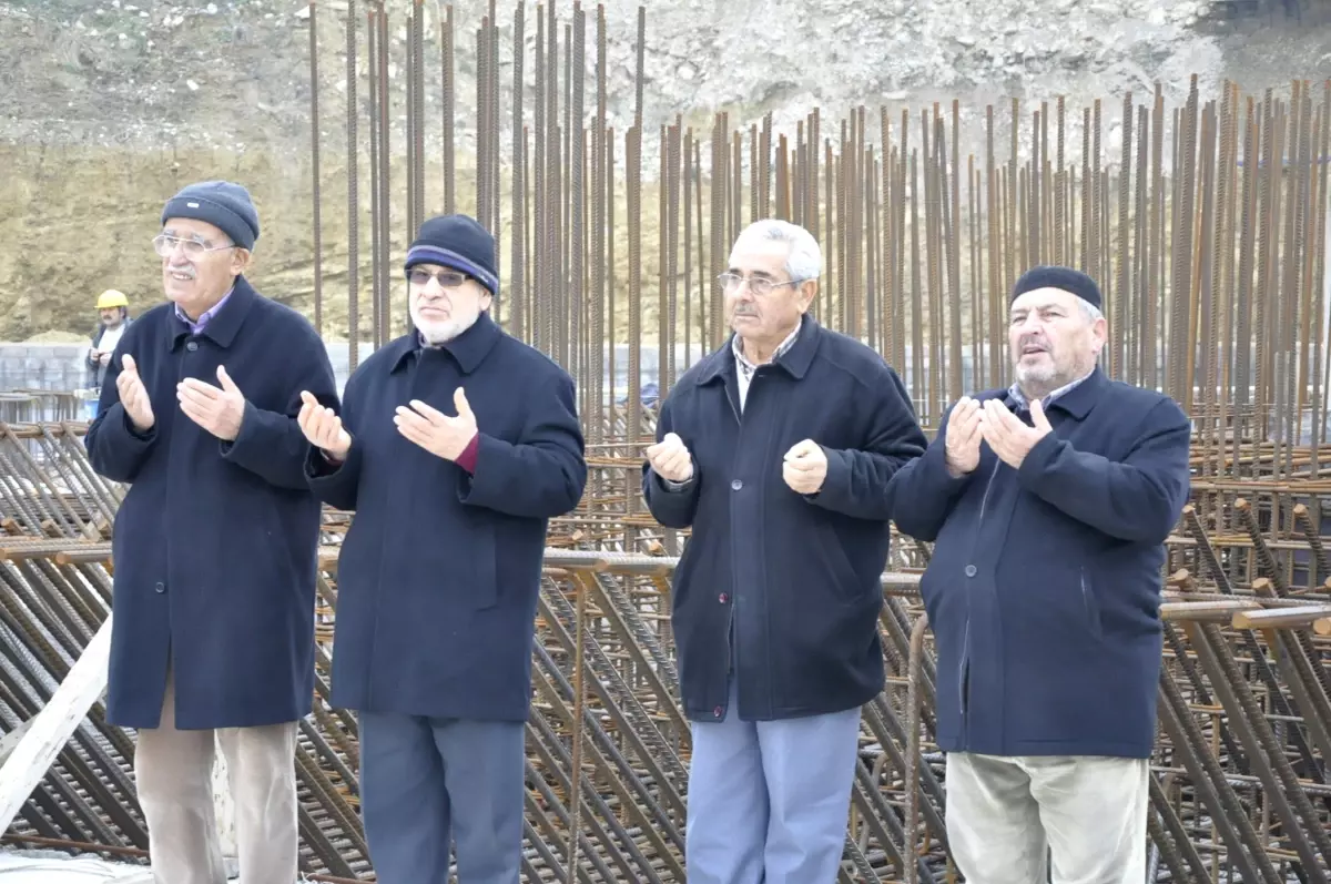 Şey Edebali Camisinin Temeli Atıldı