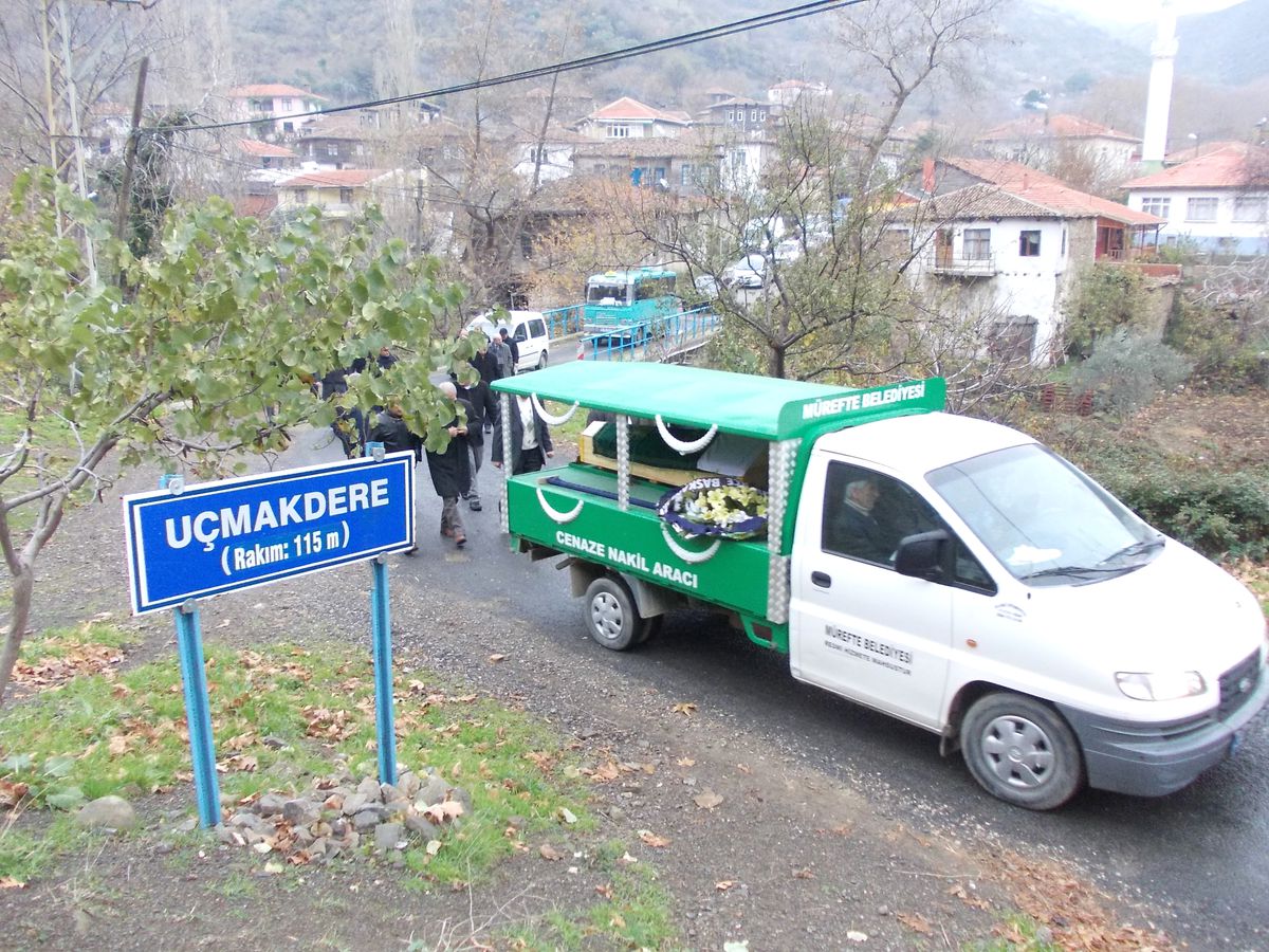 Uçmakdere Köyü Muhtarı Topğara Verildi