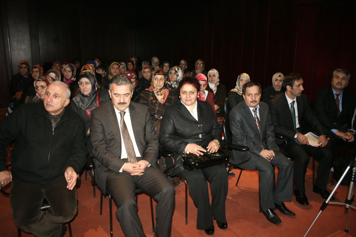 63 Bayan Din Görevlisine Sertifikaları Verildi
