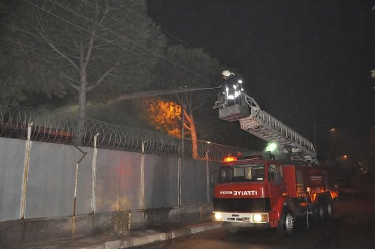 Akhisar Cezaevi\'nde Yangın!