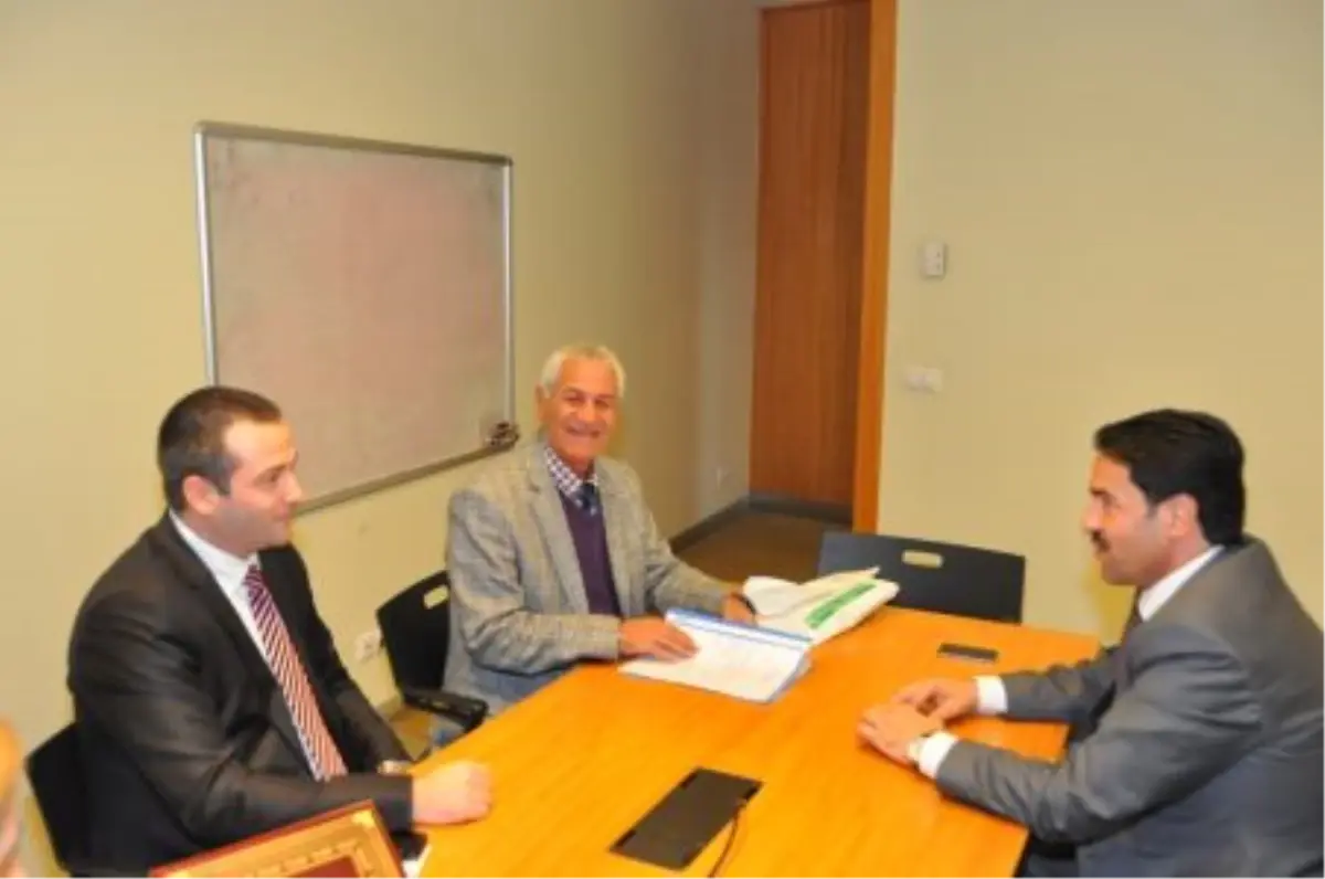 Başkan\'dan Hastalara Moral Ziyareti