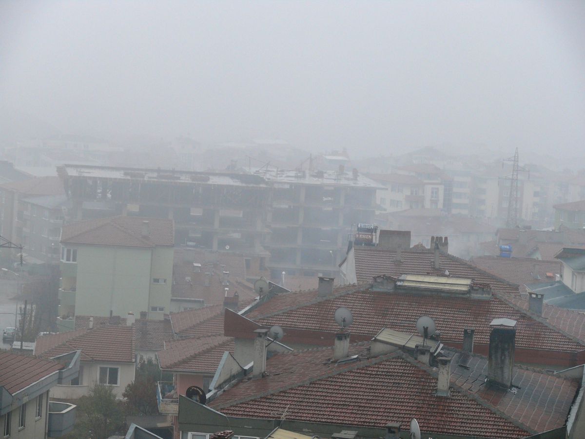 Bilecik\'i Sis Esir Aldı