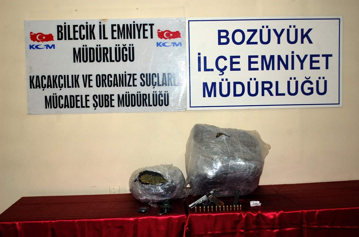 Bozüyük\'te Film Gibi Uyuşturucu Operasyonu