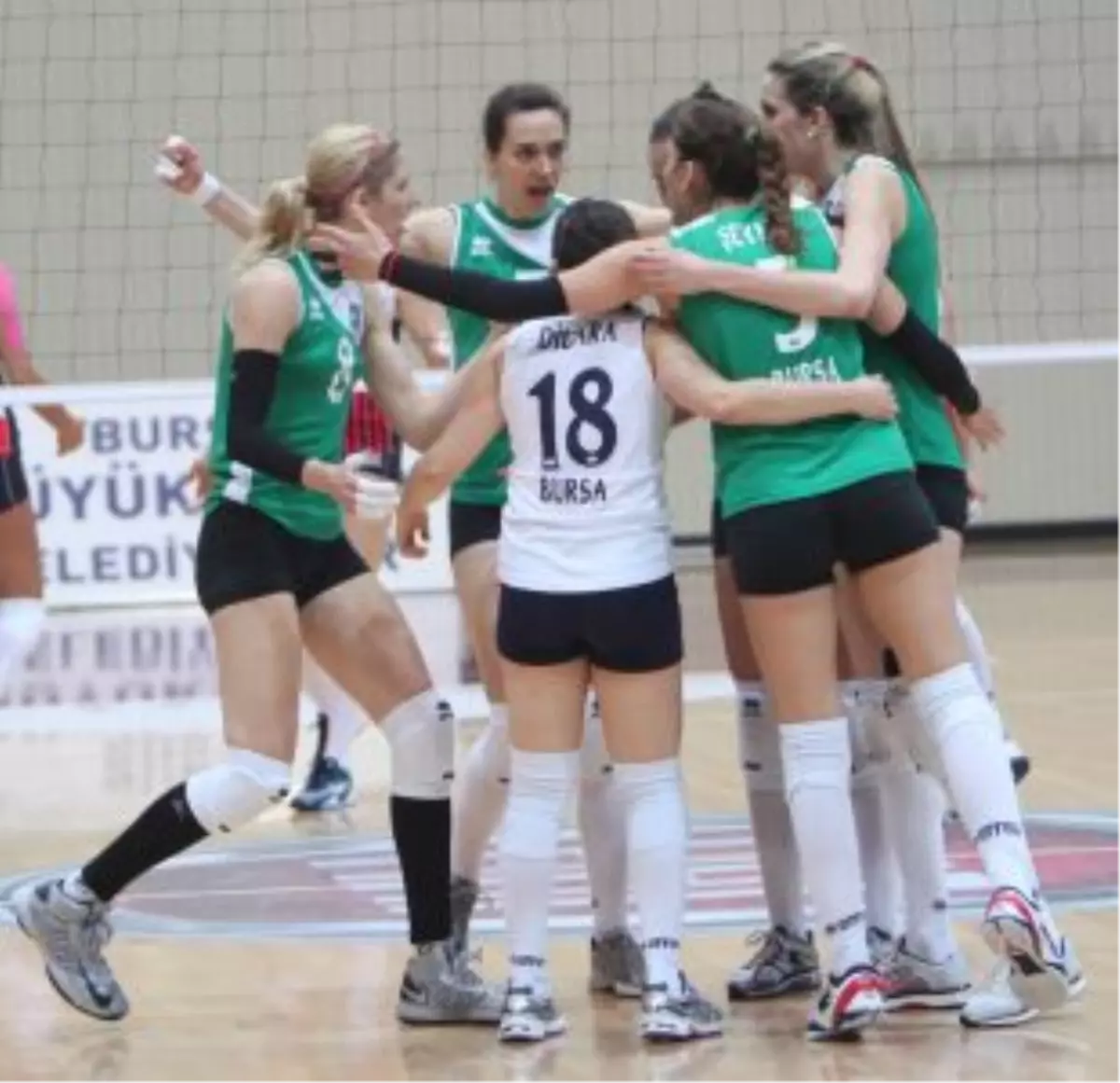 Büyükşehir\'in Sultanları Set Vermedi