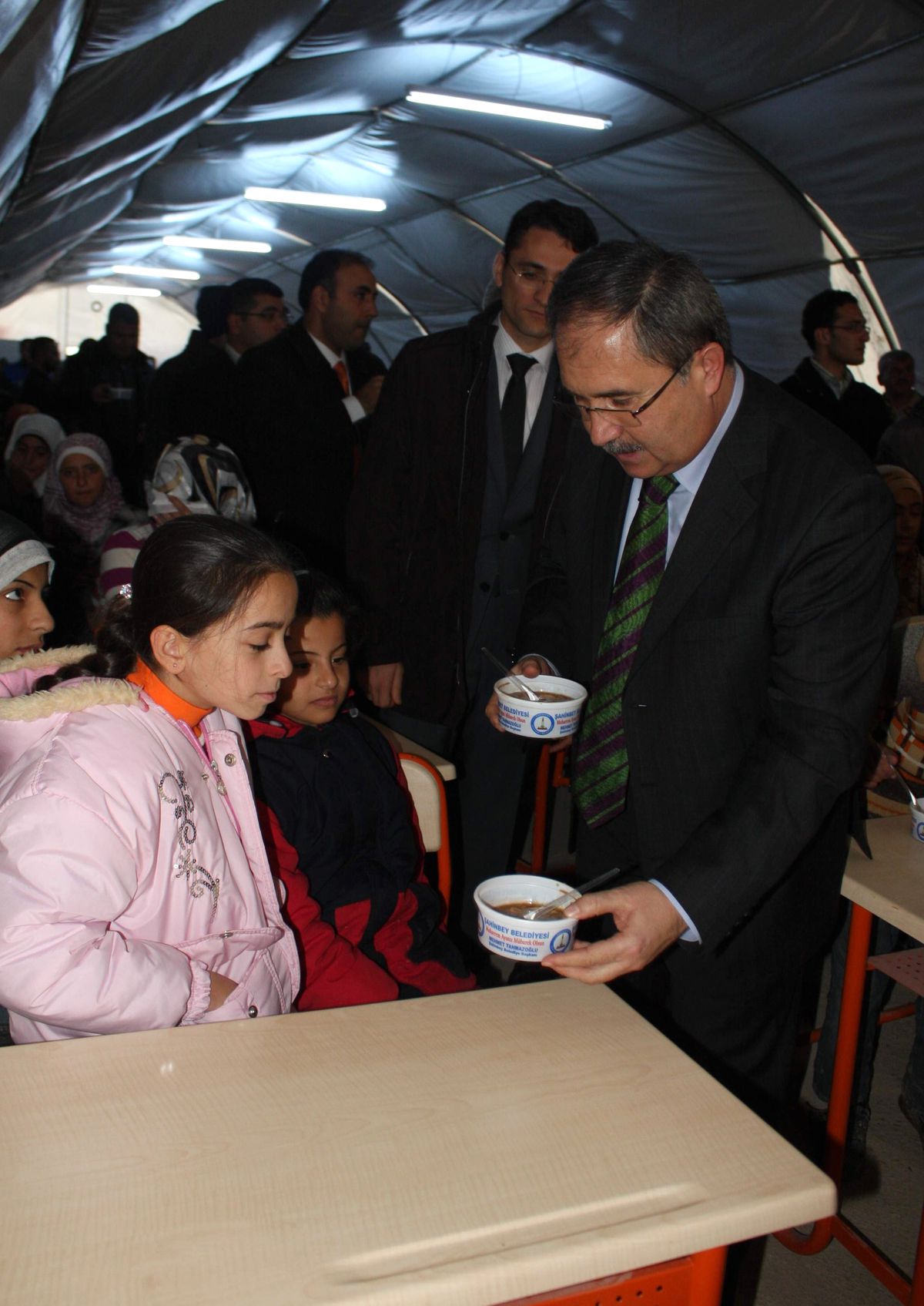 Çadır Kentte Aşure Dağıtımı