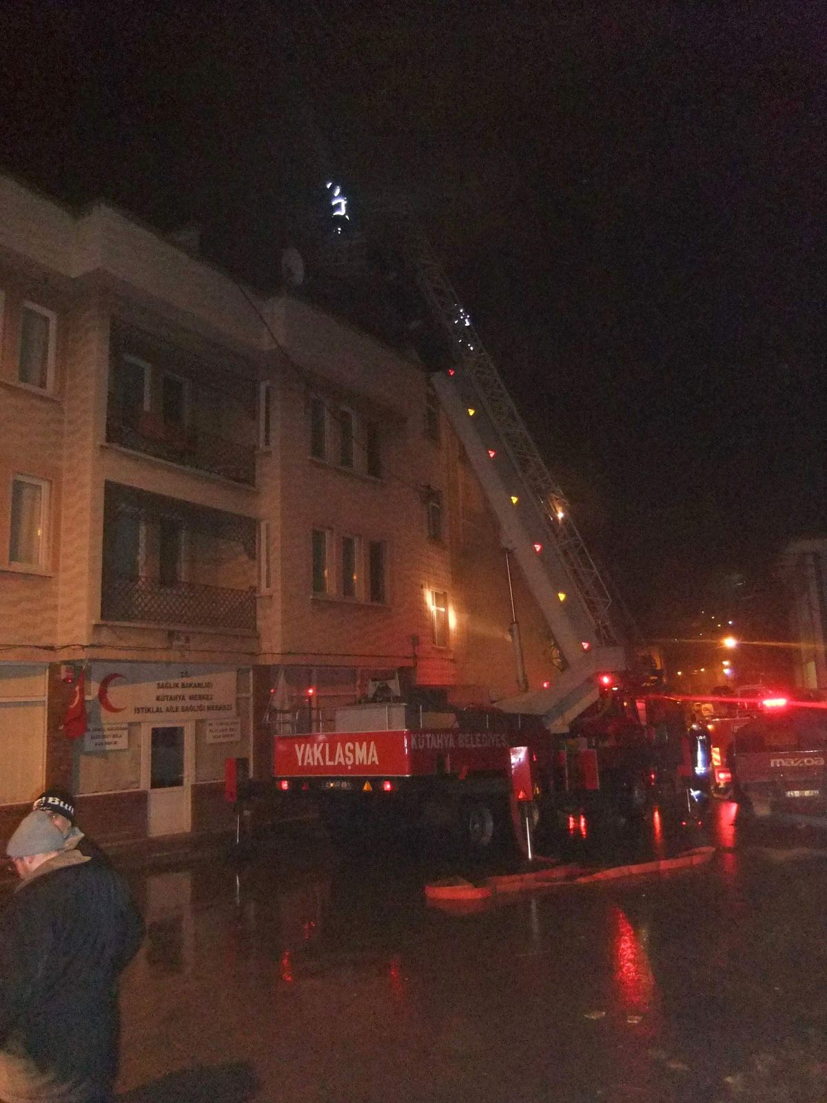 Çatı Yangını Korkuttu