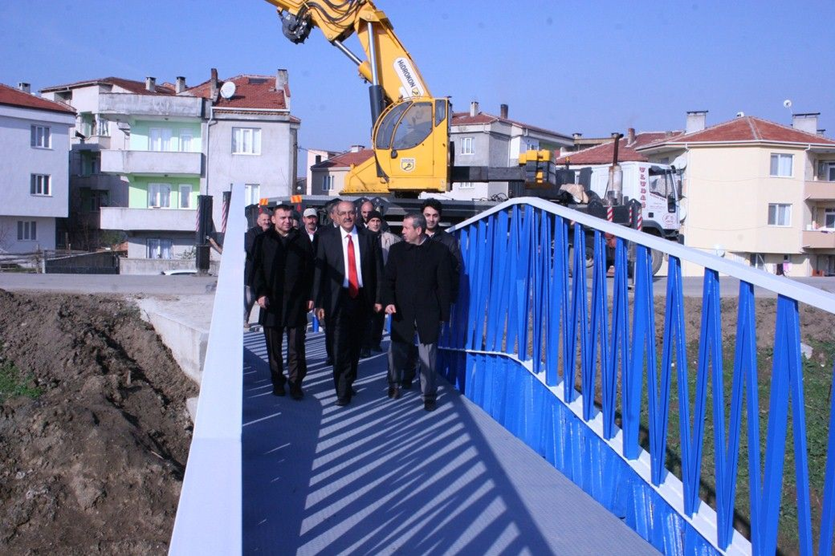 Dere Üstü Yaya Köprüsü Hizmette