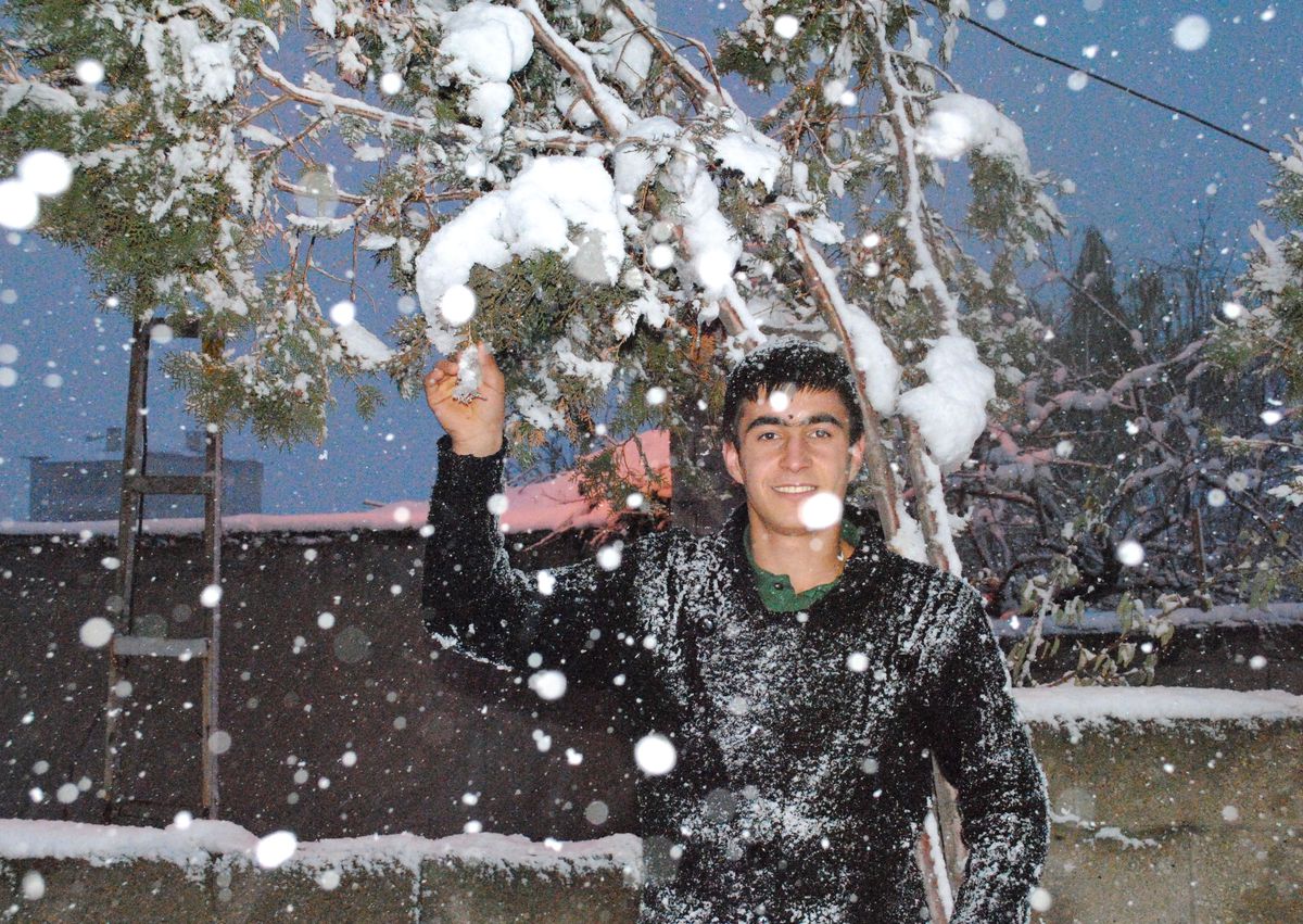 Diyarbakır\'a Mevsimin İlk Karı Düştü