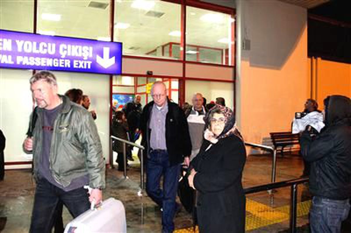 Hollandalı Askerler Adana\'ya Geldi