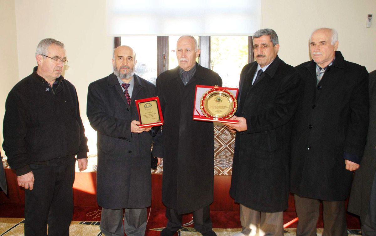 İş Adamı Osman Dok\'a Hizmetlerinden Dolayı Teşekkür Plaketi Verildi