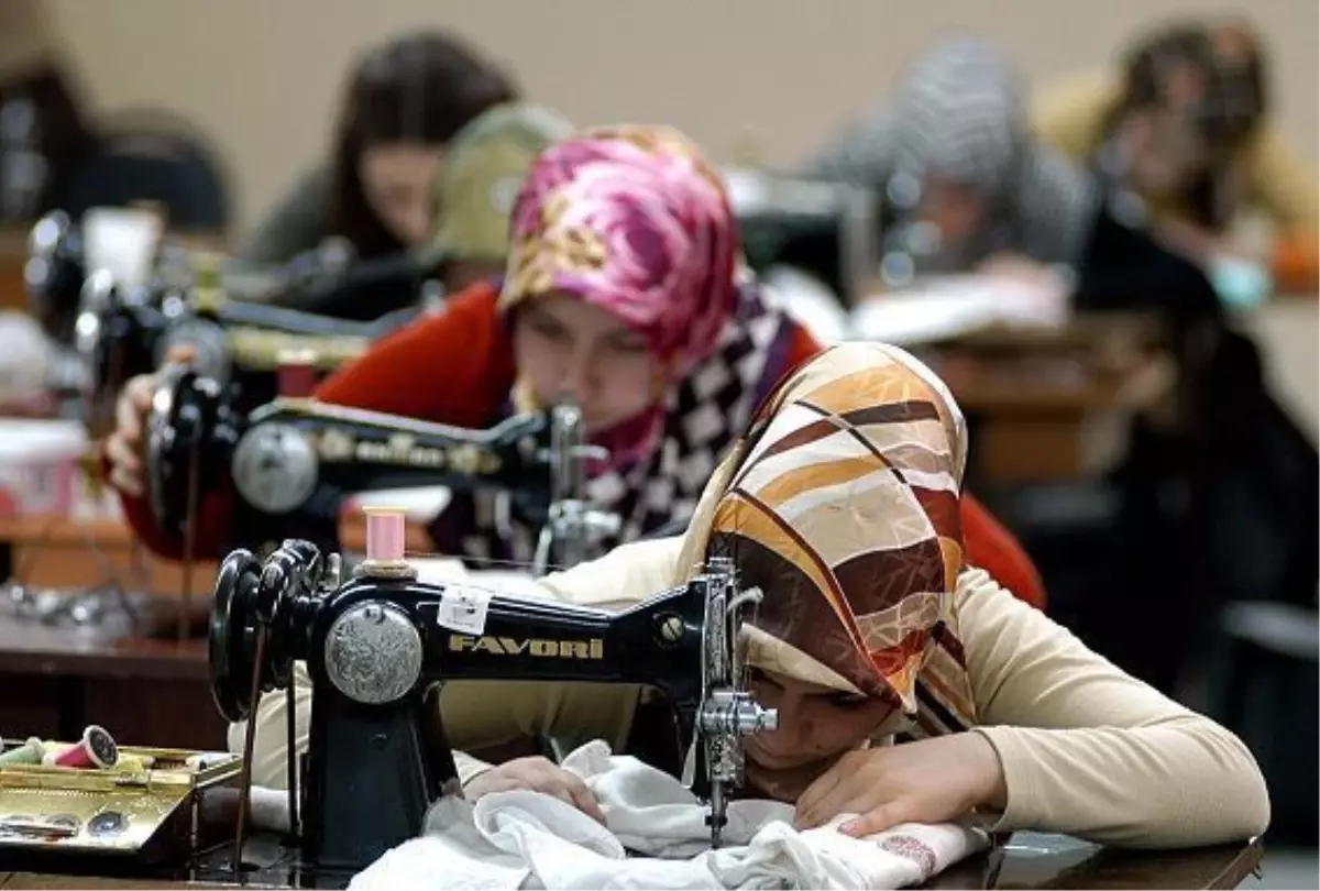 İş Dünyası ve STK\'lar Güçlerini Ekonomiye Kadın Gücü\'ne Kattı