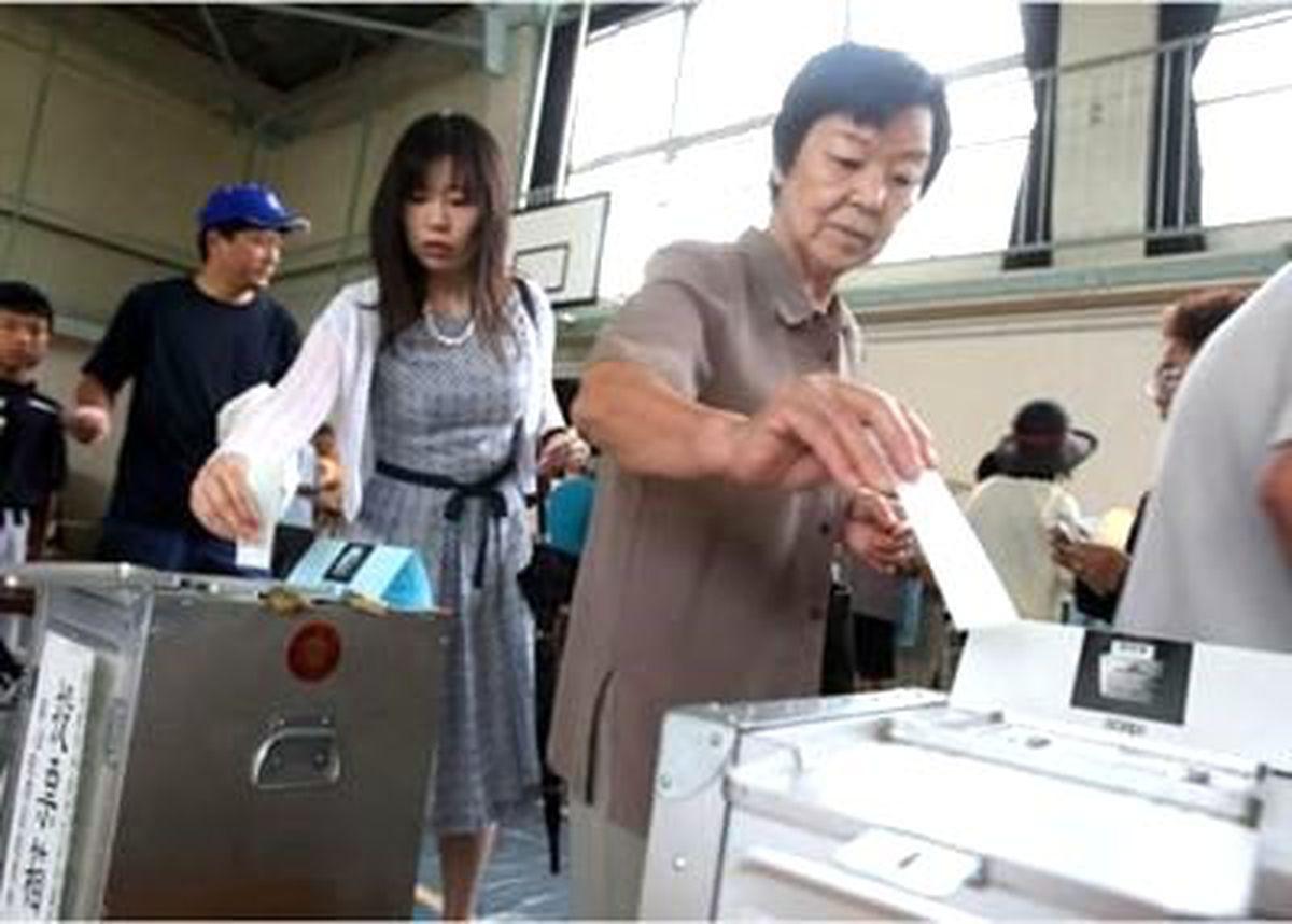 Japonya\'da Liberal Parti Zaferi