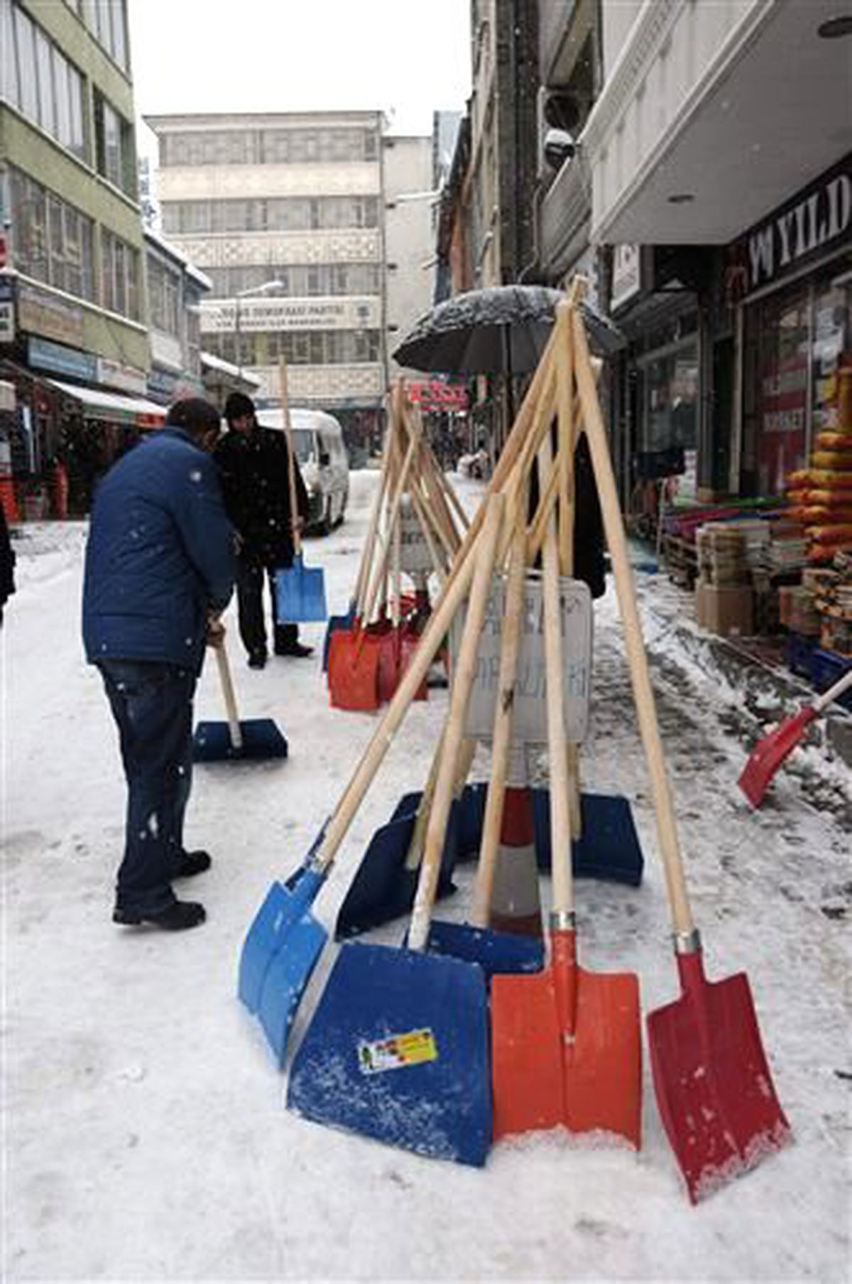 Kar Küreklerine Yoğun Talep