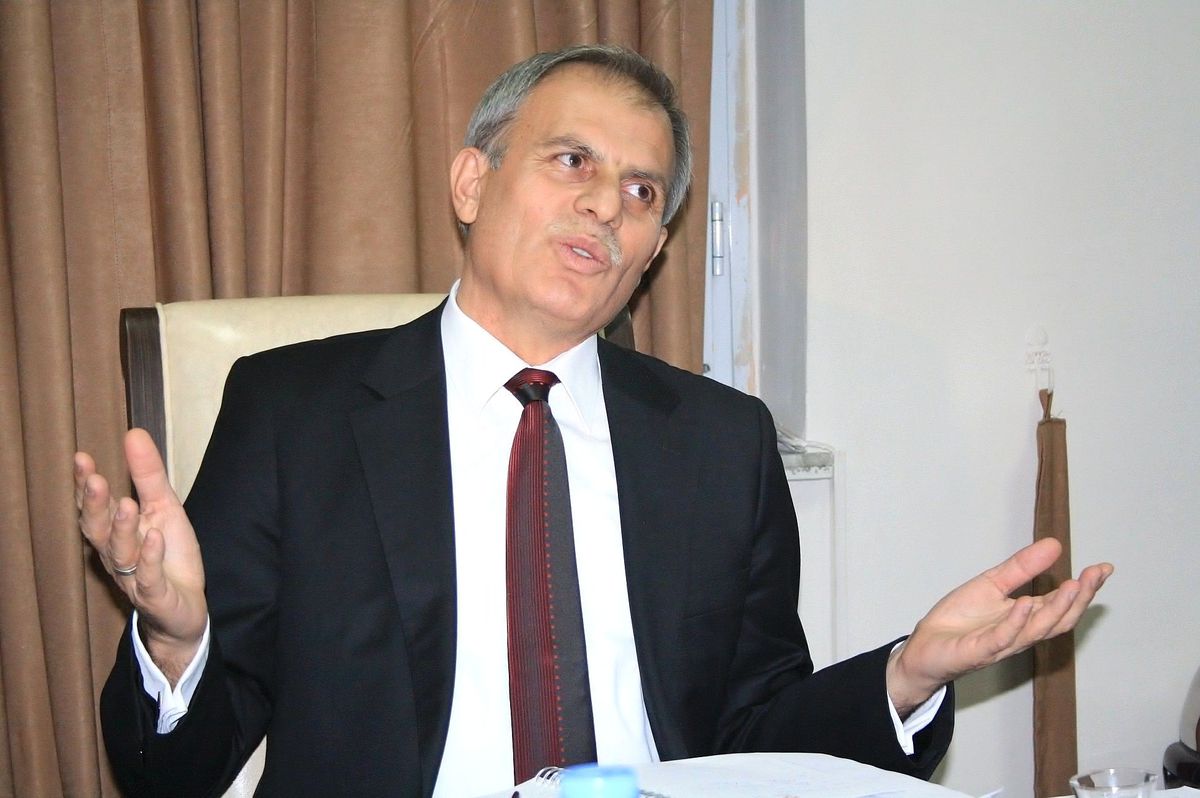 Kars Milli Eğitim Müdürü Alkış."Çocuğunu Okutmak İsteyen Vatandaş, 1 Lira Masraf Yapmadan Çocuğunu...