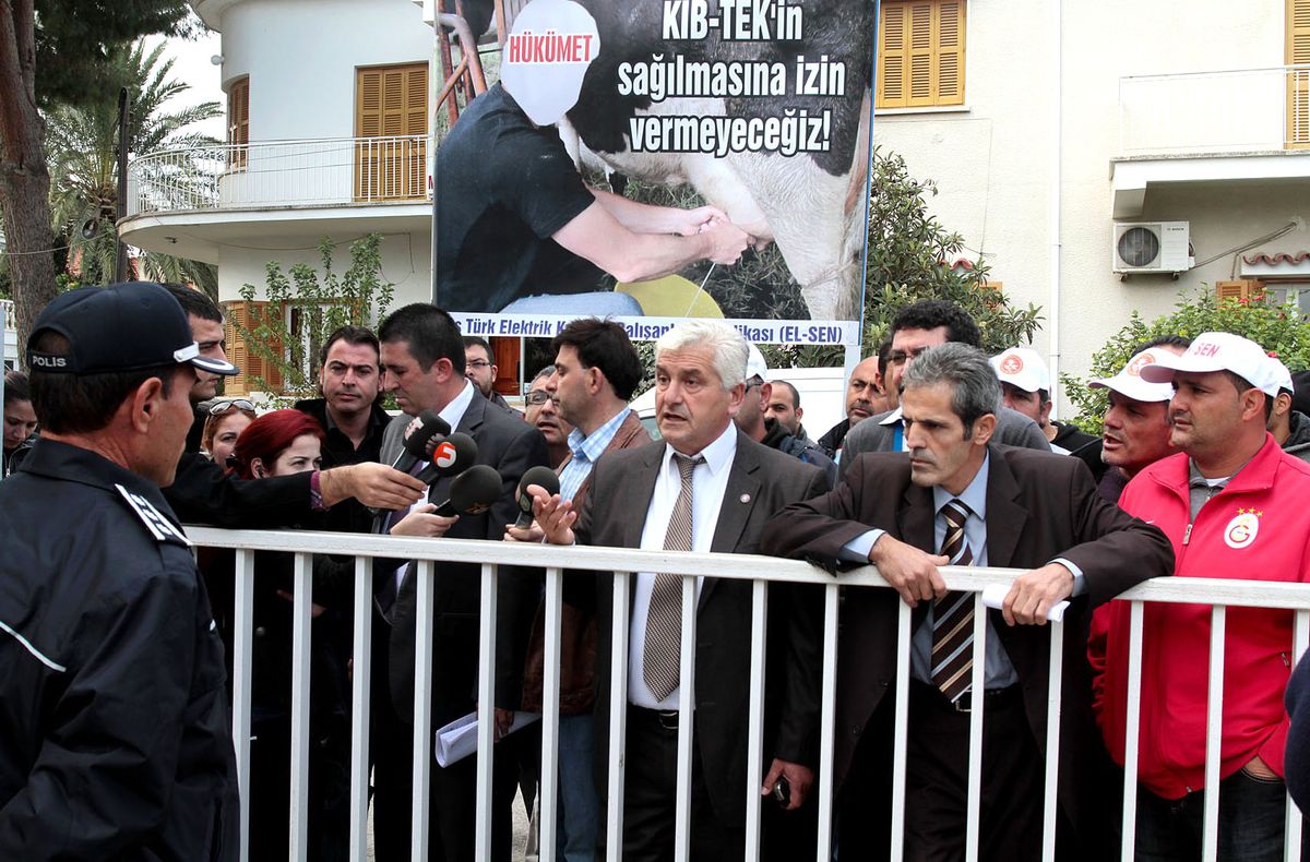 El-Sen Lefkoşa\'da Protesto Yaptı