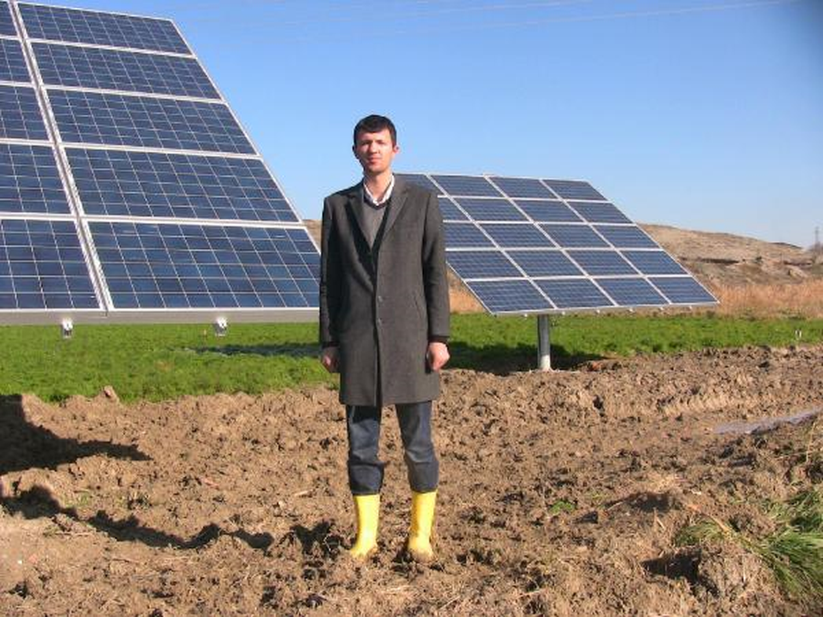 Köylü, Sulama Amaçlı Elektrik Faturasına Çözüm İçin Güneş Takip Sistemli Güneş Enerjisi Kurdu