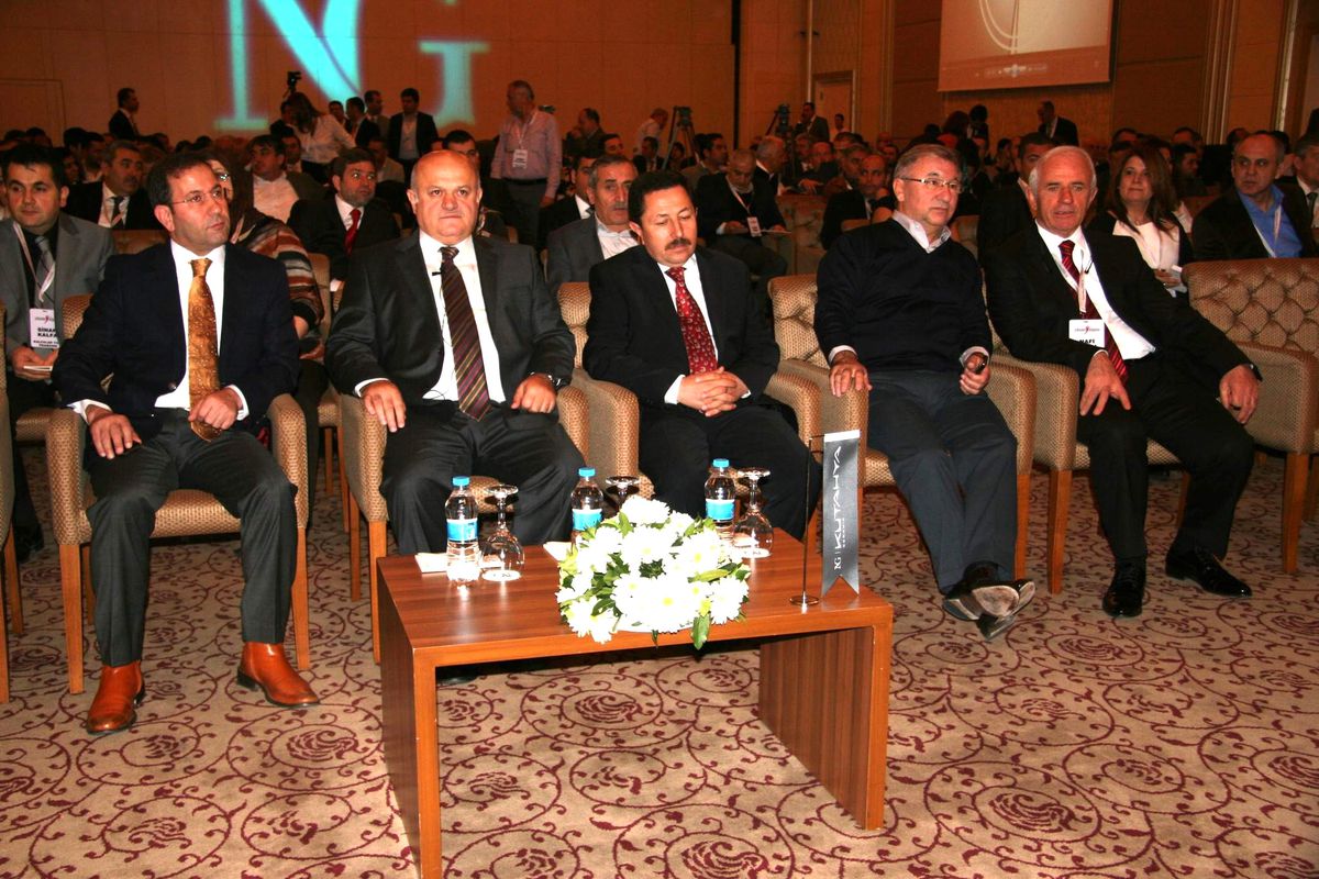 Kütahya Seramik ve Porselen\'in 2015 Hedefleri Afyonkarahisar\'da Belirlendi
