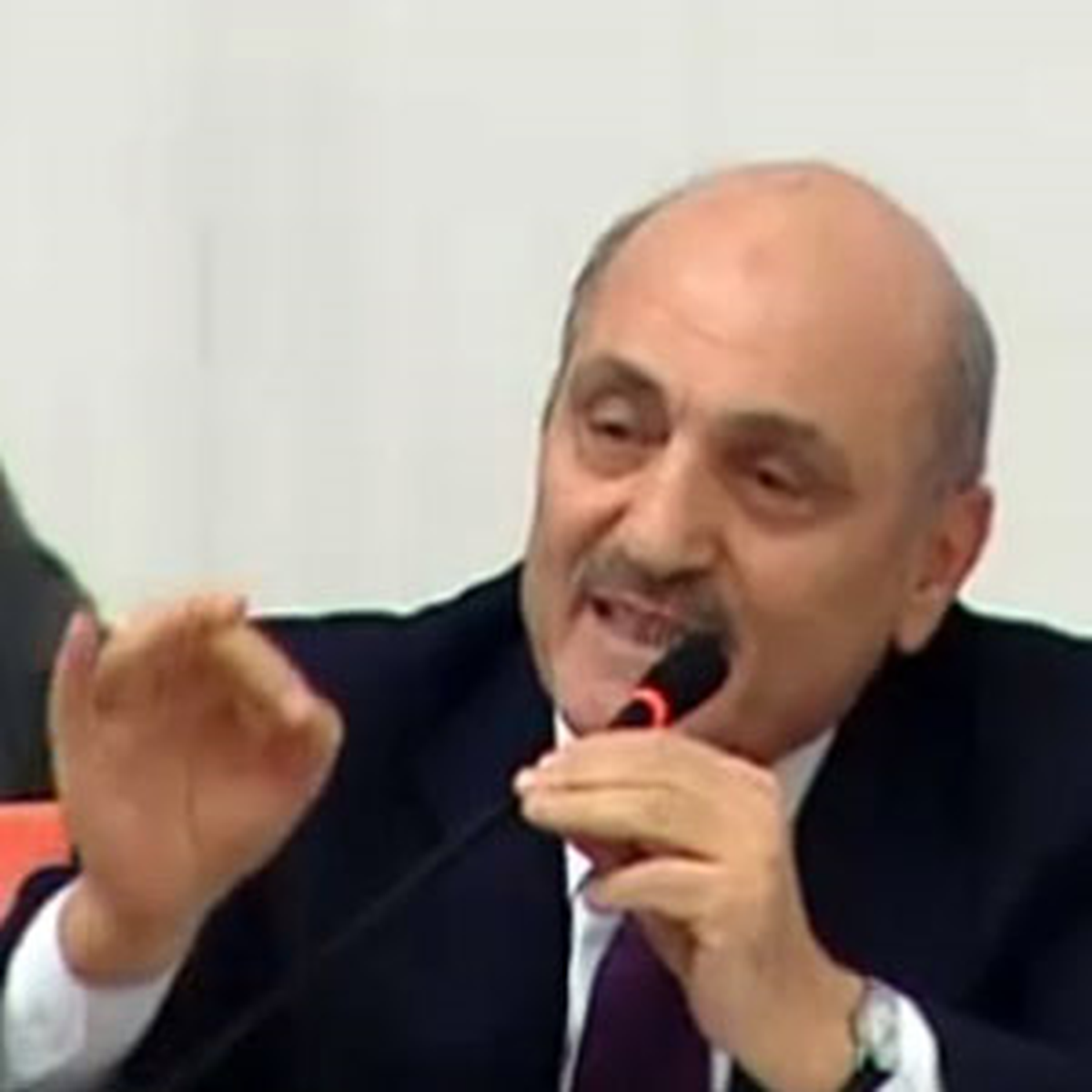 Meclis\'te "Şerefsiz" Tartışması