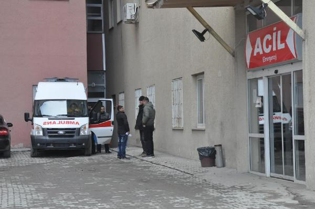Nöbette Tüfekle Kendini Vuran Komando Er Ağır Yaralı