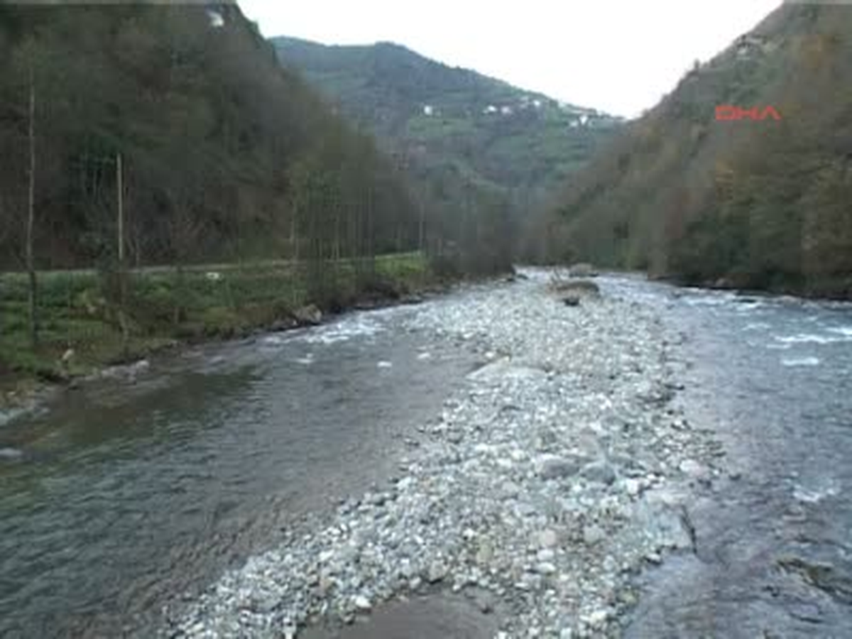 Rize\'de Bu Köprüden Anahtarı Olmayan Geçemez