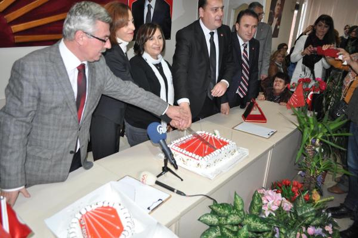 Selvi Kılıçdaroğlu, Eşinin Doğum Gününü Kırklareli\'den Kutladı (2)